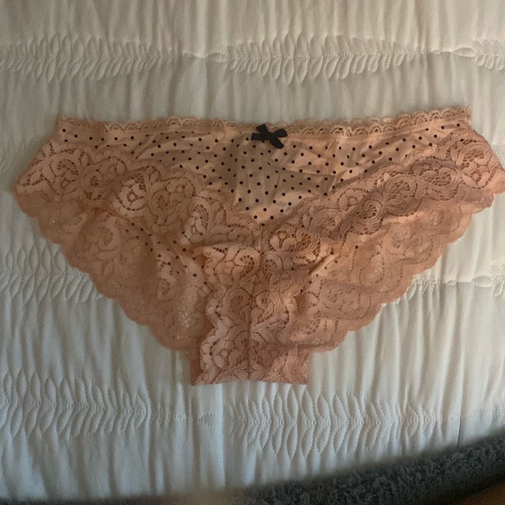 Victoria’s Secret body by Victoria size medium panty